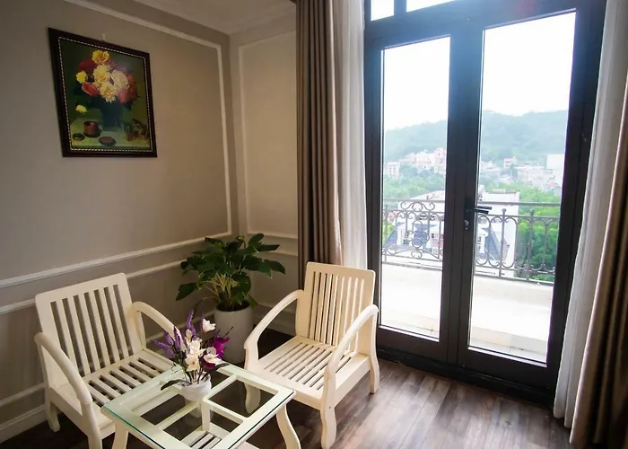 Ngoc Lan Khách sạn 3*